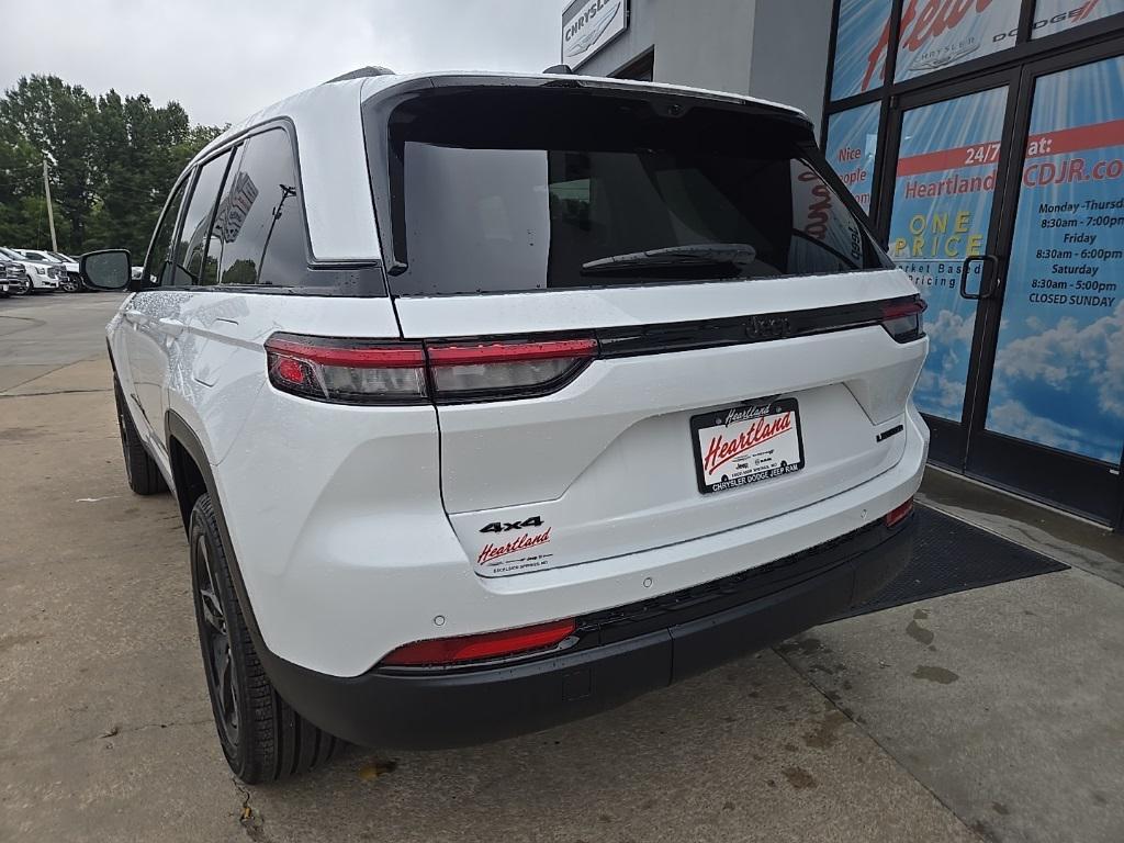 new 2025 Jeep Grand Cherokee car, priced at $46,734