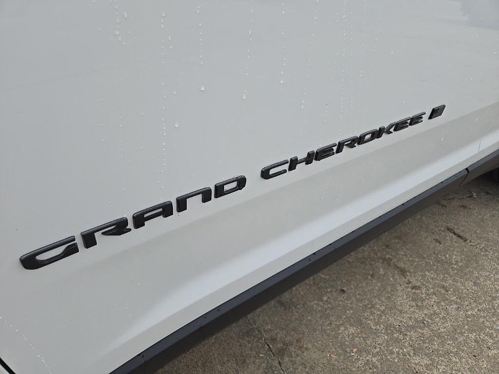 new 2025 Jeep Grand Cherokee car, priced at $46,734