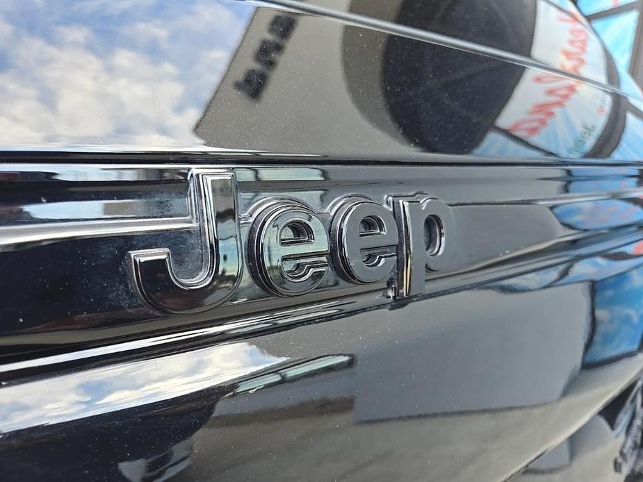 new 2024 Jeep Grand Cherokee car, priced at $49,600