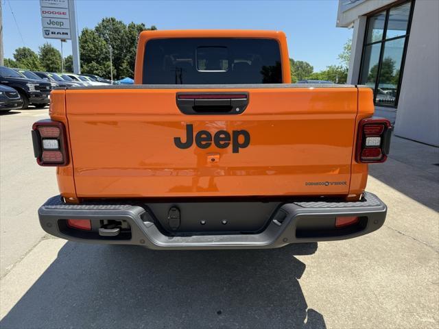 new 2025 Jeep Gladiator car, priced at $44,207