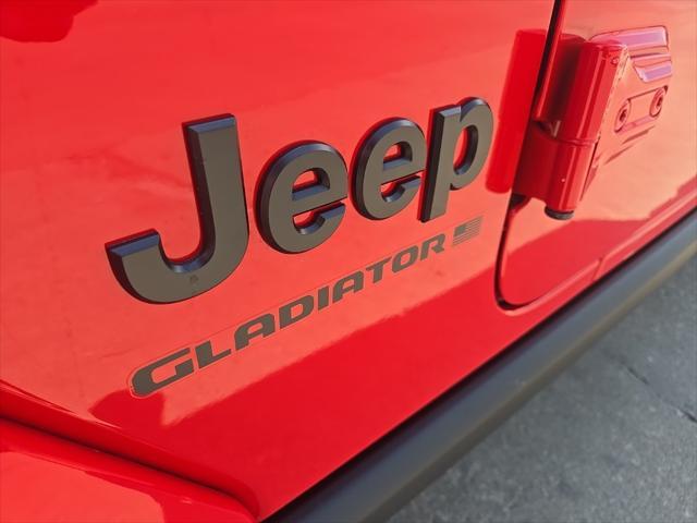 new 2025 Jeep Gladiator car, priced at $46,743