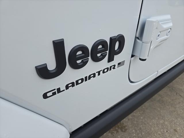 new 2025 Jeep Gladiator car, priced at $44,750