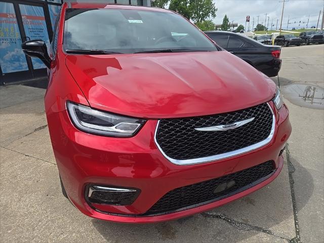 new 2025 Chrysler Pacifica car, priced at $41,500