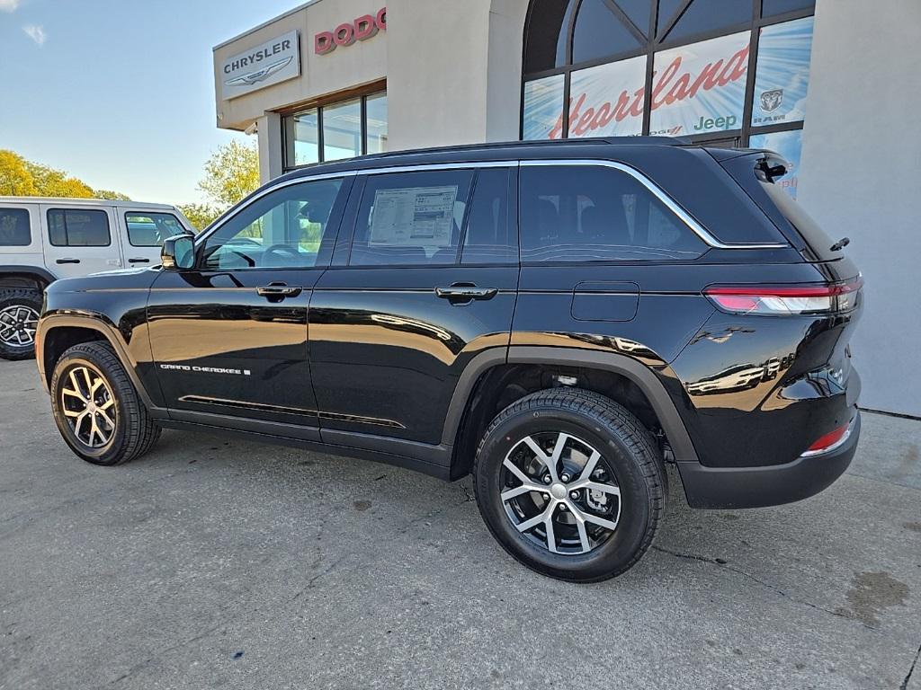 new 2025 Jeep Grand Cherokee car, priced at $45,767
