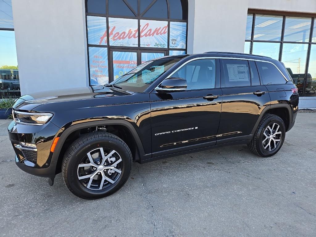 new 2025 Jeep Grand Cherokee car, priced at $45,767
