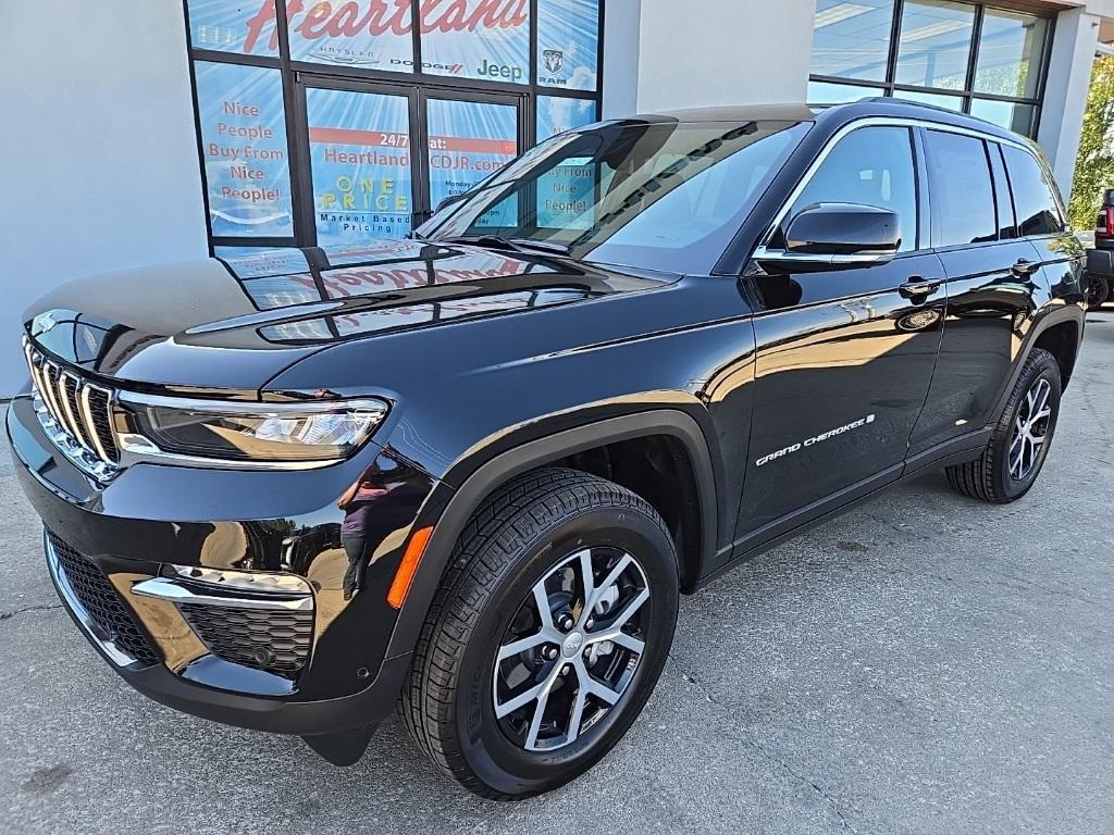 new 2025 Jeep Grand Cherokee car, priced at $45,767