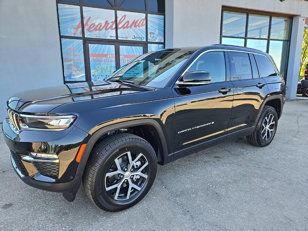 new 2025 Jeep Grand Cherokee car, priced at $45,767