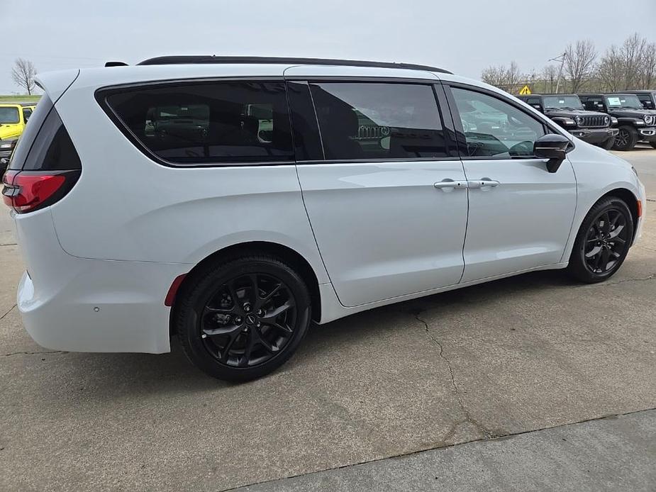 new 2024 Chrysler Pacifica car, priced at $50,900