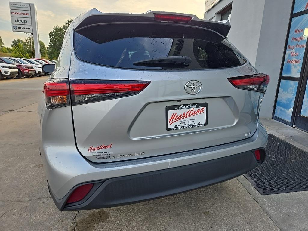 used 2021 Toyota Highlander car, priced at $27,988