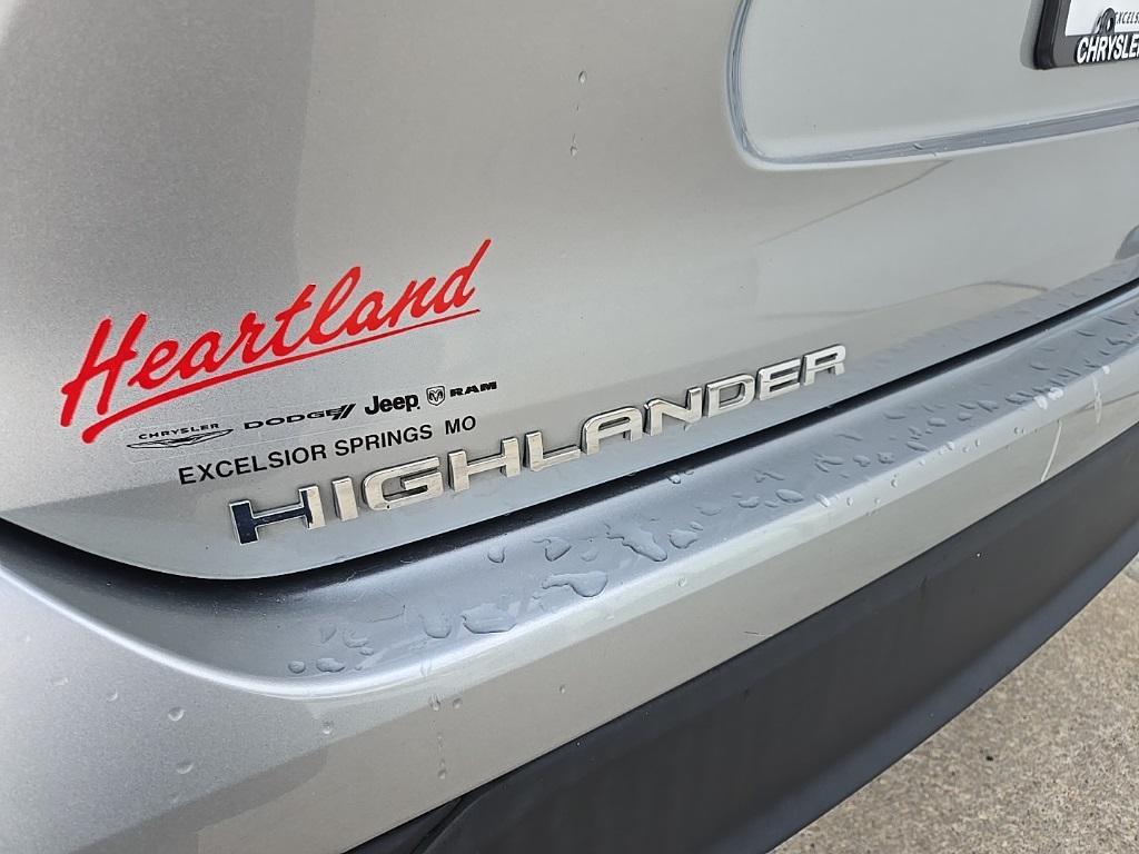 used 2021 Toyota Highlander car, priced at $27,988