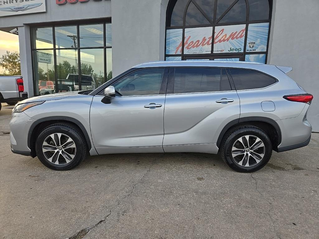 used 2021 Toyota Highlander car, priced at $27,988
