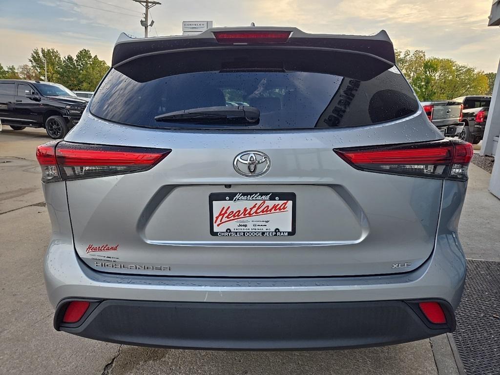 used 2021 Toyota Highlander car, priced at $27,988