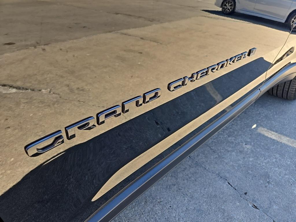 new 2025 Jeep Grand Cherokee car, priced at $50,028