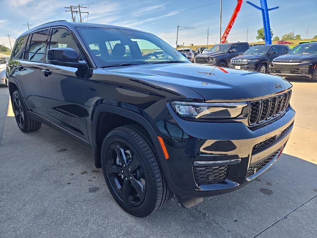 new 2025 Jeep Grand Cherokee car, priced at $50,028