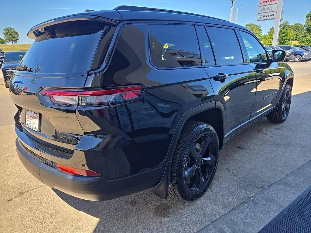 new 2025 Jeep Grand Cherokee car, priced at $50,028