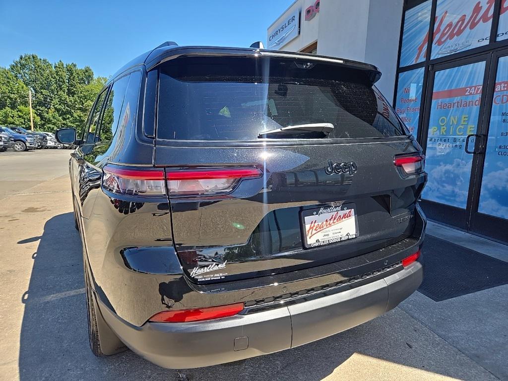 new 2025 Jeep Grand Cherokee car, priced at $50,028