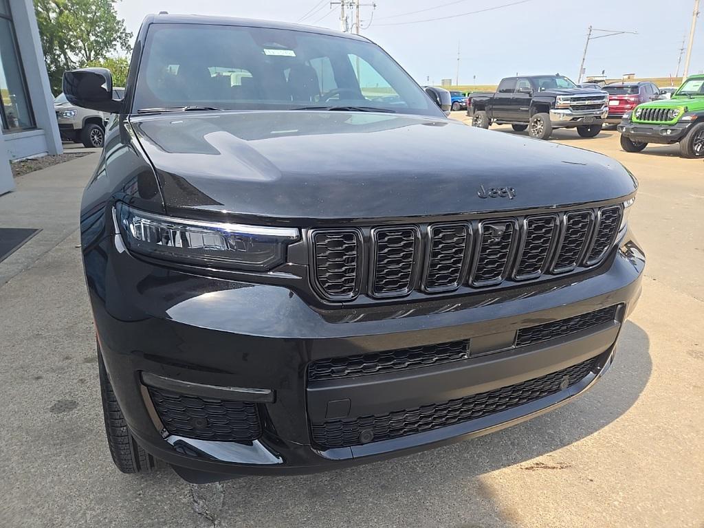 new 2025 Jeep Grand Cherokee car, priced at $49,791
