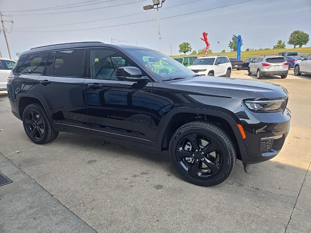 new 2025 Jeep Grand Cherokee car, priced at $49,791
