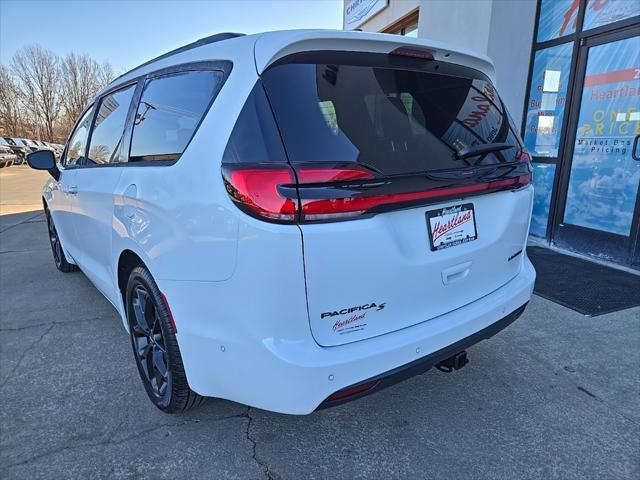 new 2024 Chrysler Pacifica car, priced at $47,418