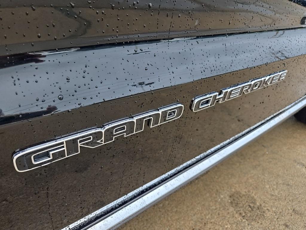 used 2017 Jeep Grand Cherokee car, priced at $19,995