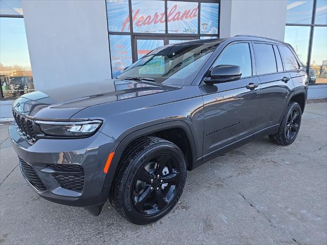 new 2025 Jeep Grand Cherokee car, priced at $41,170