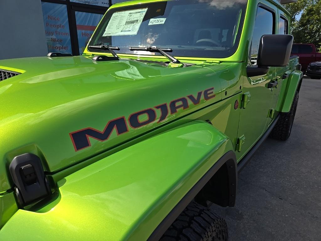 new 2025 Jeep Gladiator car, priced at $53,116