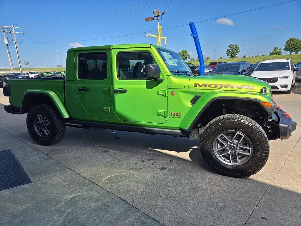 new 2025 Jeep Gladiator car, priced at $53,116