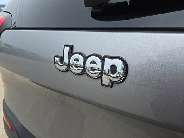 used 2015 Jeep Cherokee car, priced at $11,988
