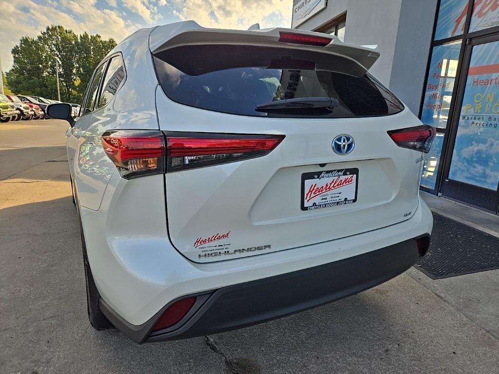 used 2021 Toyota Highlander Hybrid car, priced at $28,995