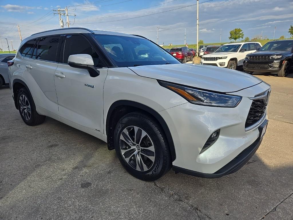 used 2021 Toyota Highlander Hybrid car, priced at $28,995