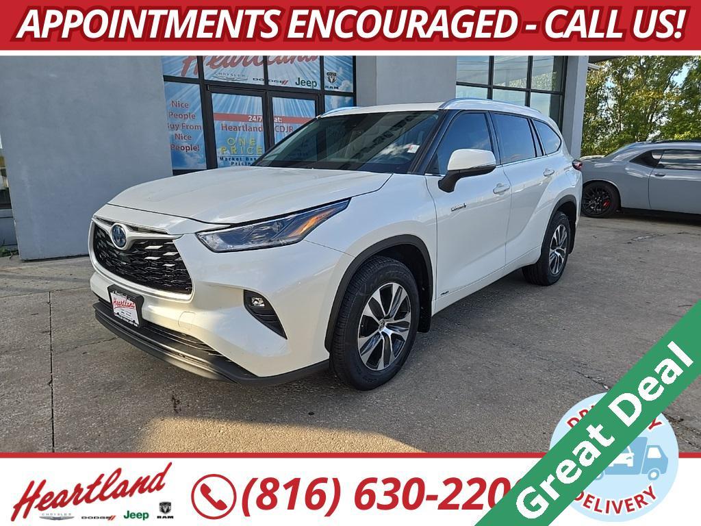 used 2021 Toyota Highlander Hybrid car, priced at $28,995
