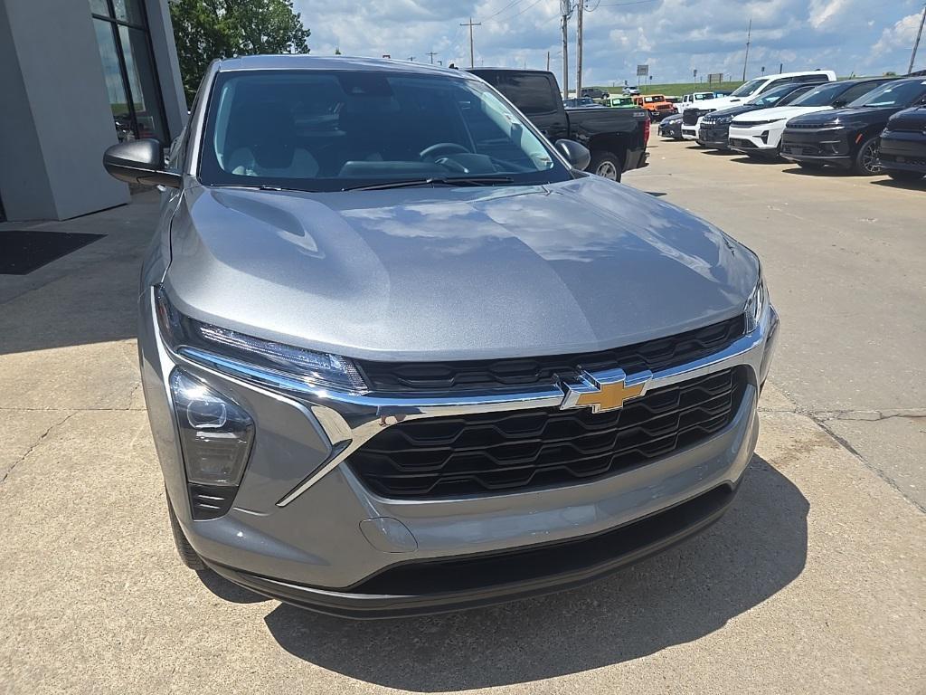 used 2025 Chevrolet Trax car, priced at $19,988