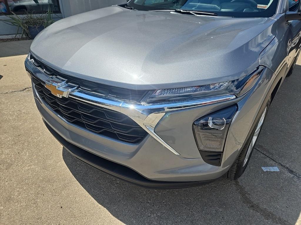 used 2025 Chevrolet Trax car, priced at $19,988