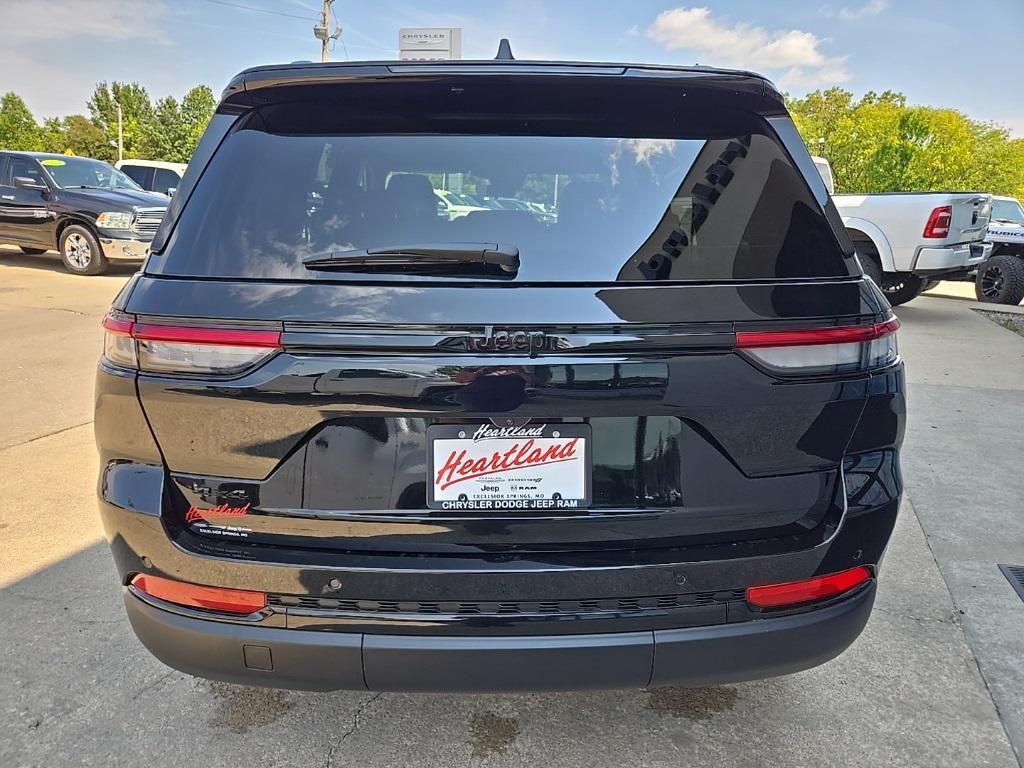 new 2025 Jeep Grand Cherokee car, priced at $39,784
