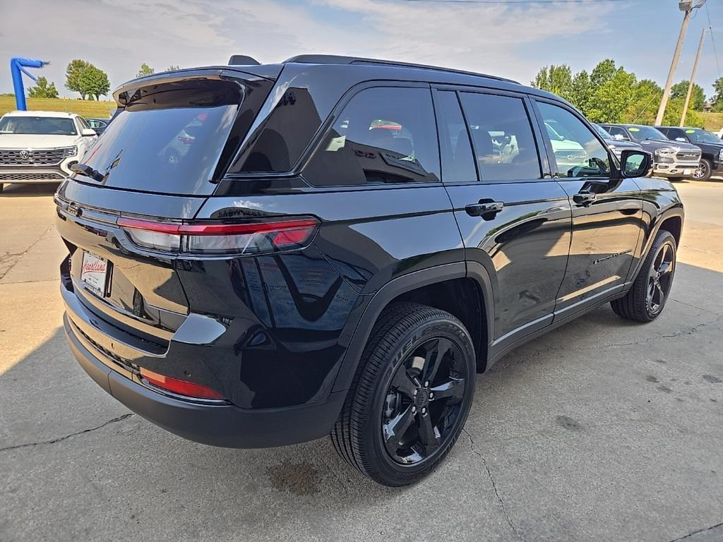 new 2025 Jeep Grand Cherokee car, priced at $39,784