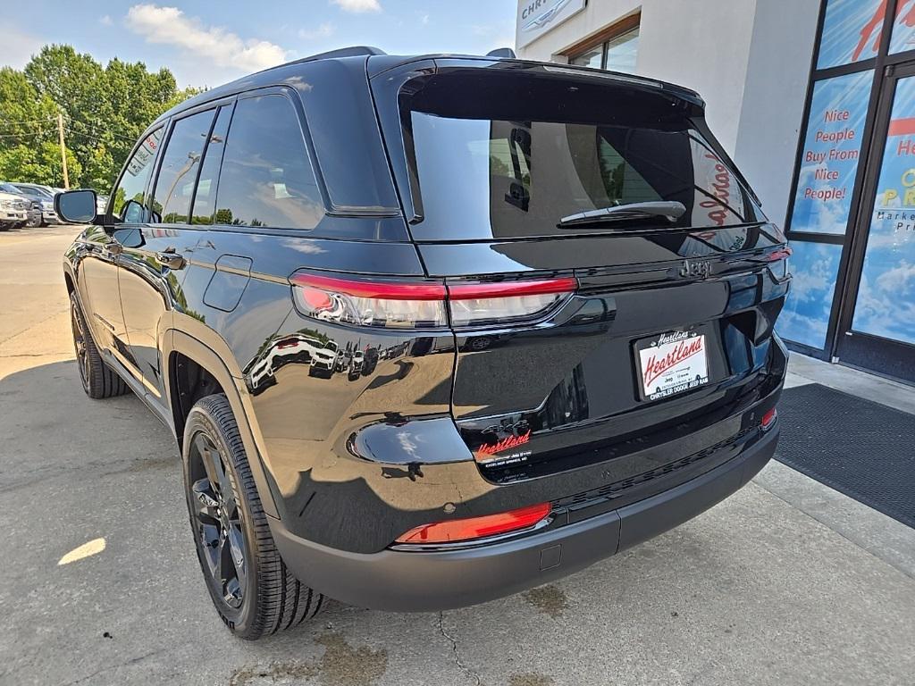 new 2025 Jeep Grand Cherokee car, priced at $39,784