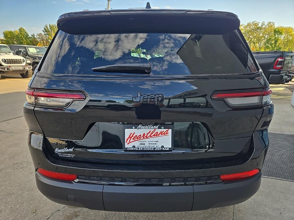 new 2025 Jeep Grand Cherokee car, priced at $43,538