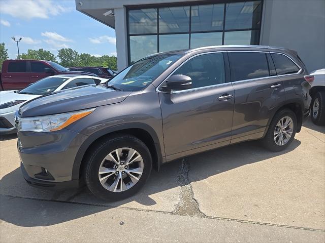 used 2014 Toyota Highlander car, priced at $13,988