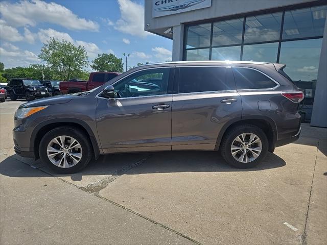 used 2014 Toyota Highlander car, priced at $13,988