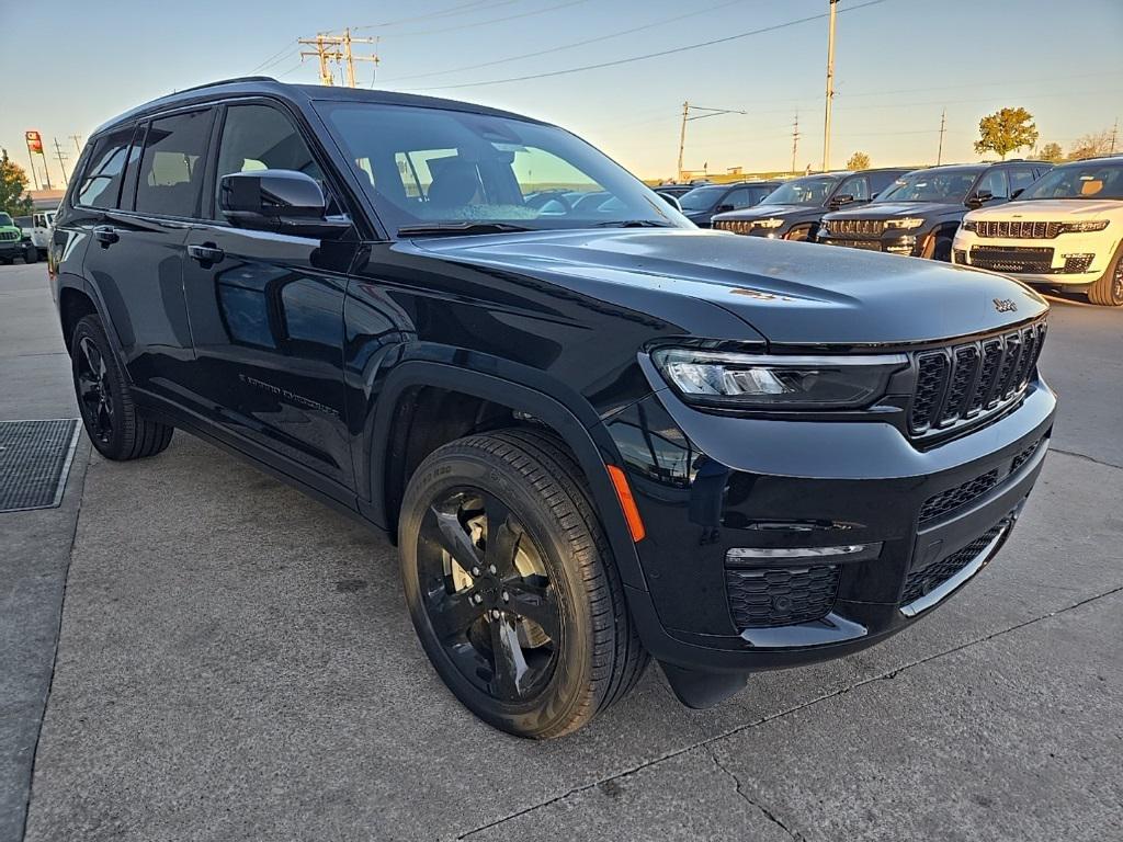 new 2025 Jeep Grand Cherokee car, priced at $49,791