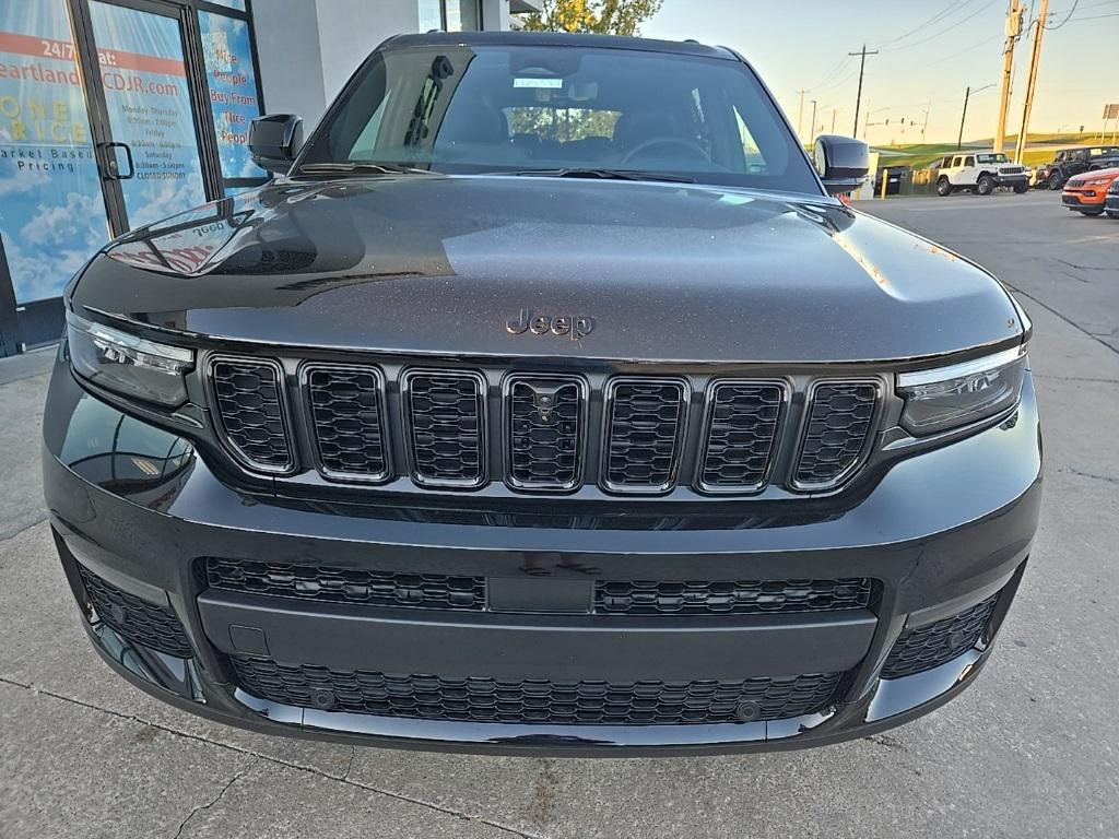 new 2025 Jeep Grand Cherokee car, priced at $49,791