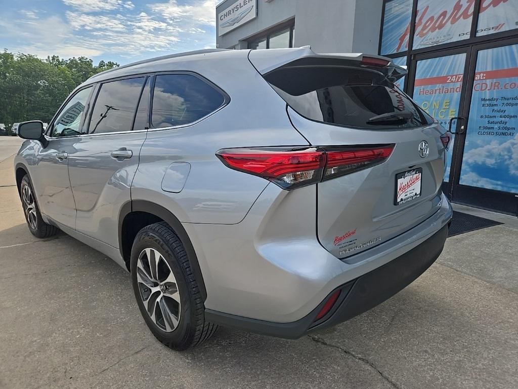 used 2022 Toyota Highlander car, priced at $31,988