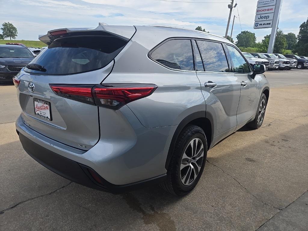 used 2022 Toyota Highlander car, priced at $31,988