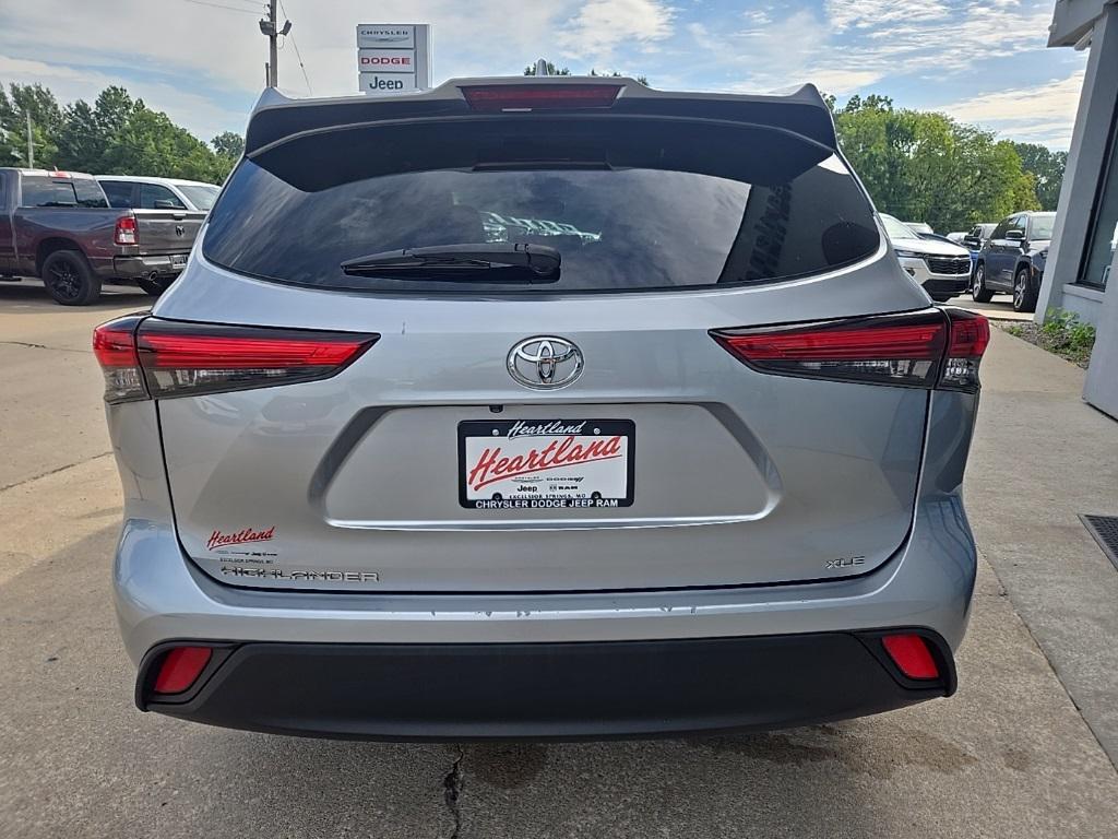 used 2022 Toyota Highlander car, priced at $31,988