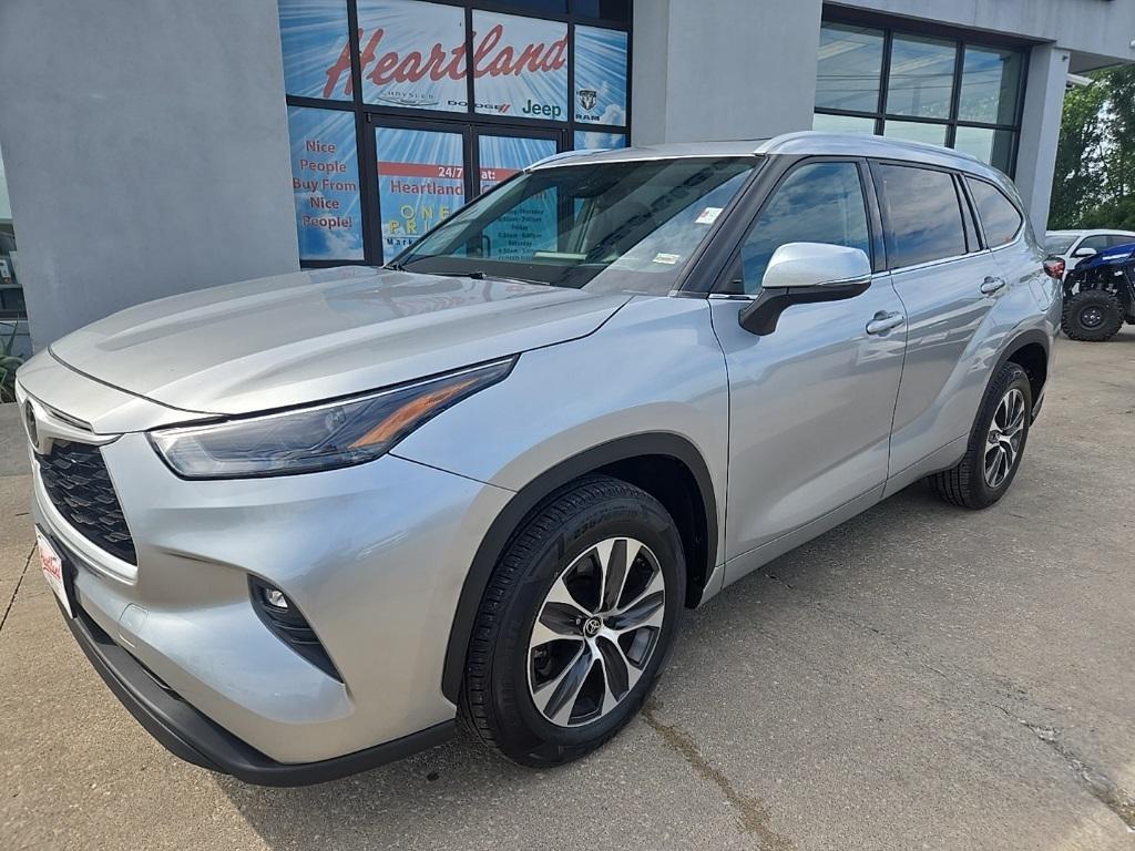 used 2022 Toyota Highlander car, priced at $31,988