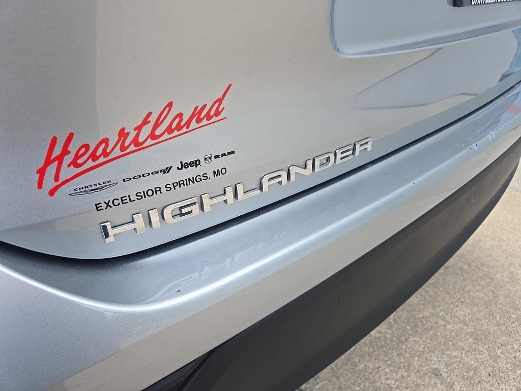 used 2022 Toyota Highlander car, priced at $31,988