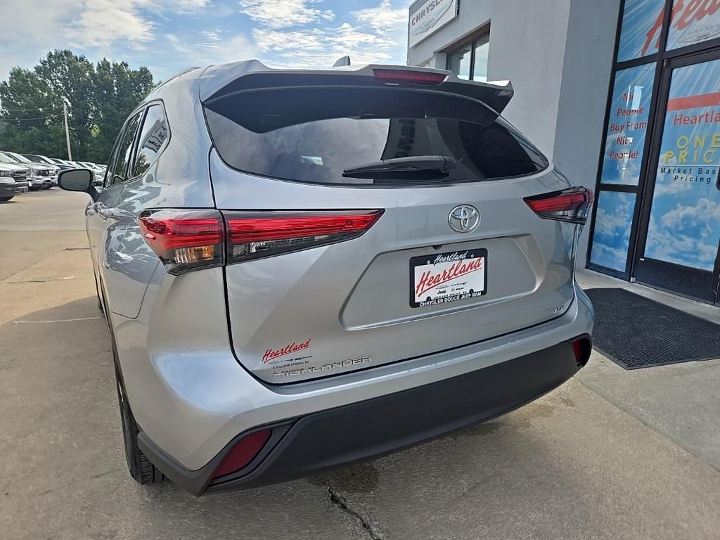used 2022 Toyota Highlander car, priced at $31,988