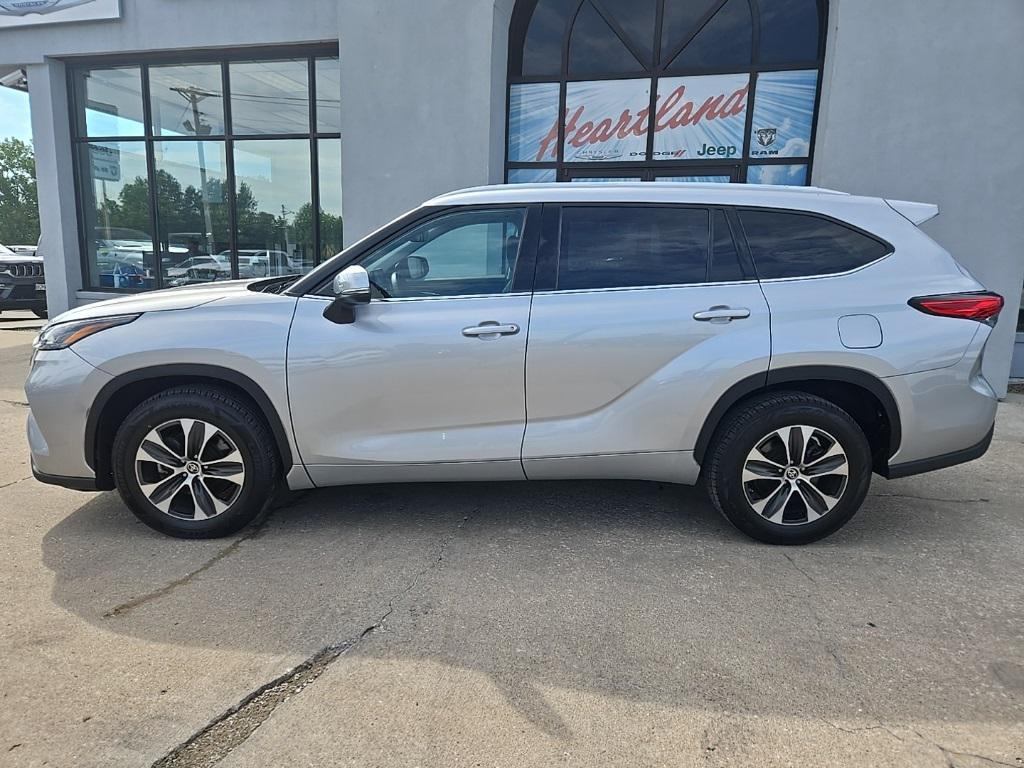 used 2022 Toyota Highlander car, priced at $31,988