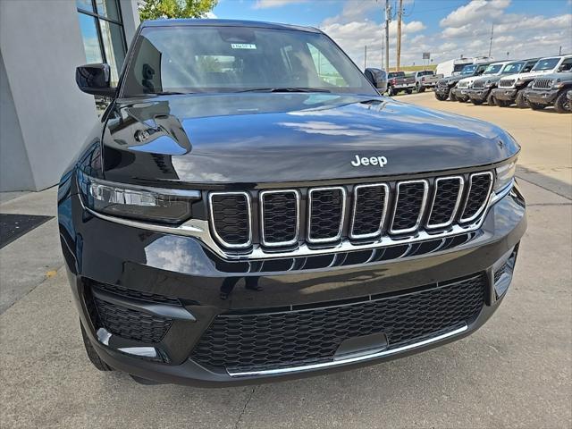 new 2024 Jeep Grand Cherokee car, priced at $35,576