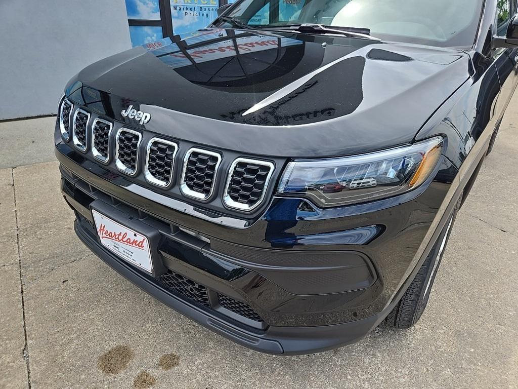 new 2025 Jeep Compass car, priced at $25,721